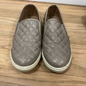 Steve Madden Women's Ecntrcqt Sneaker